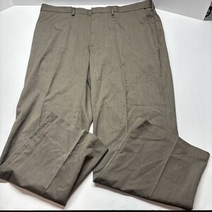 NWT Haggar Premium Comfort Classic Fit Dress Pants Mens 42X30 Brown